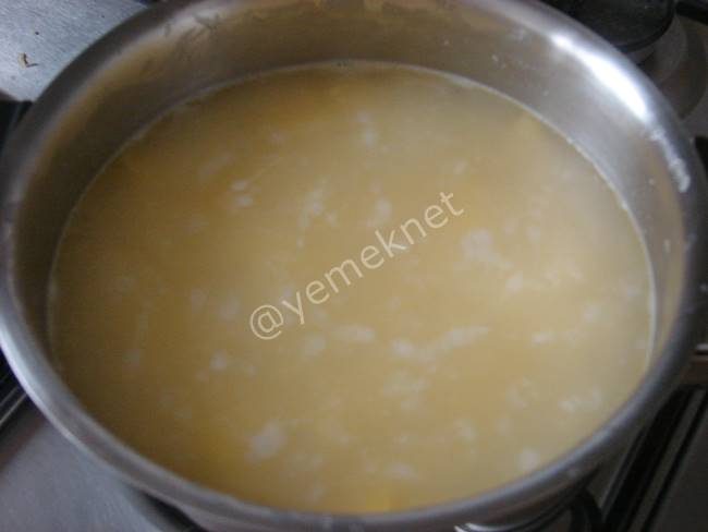 Yeşil Otlu Patates Çorbası - Yapılışı (4/8) 